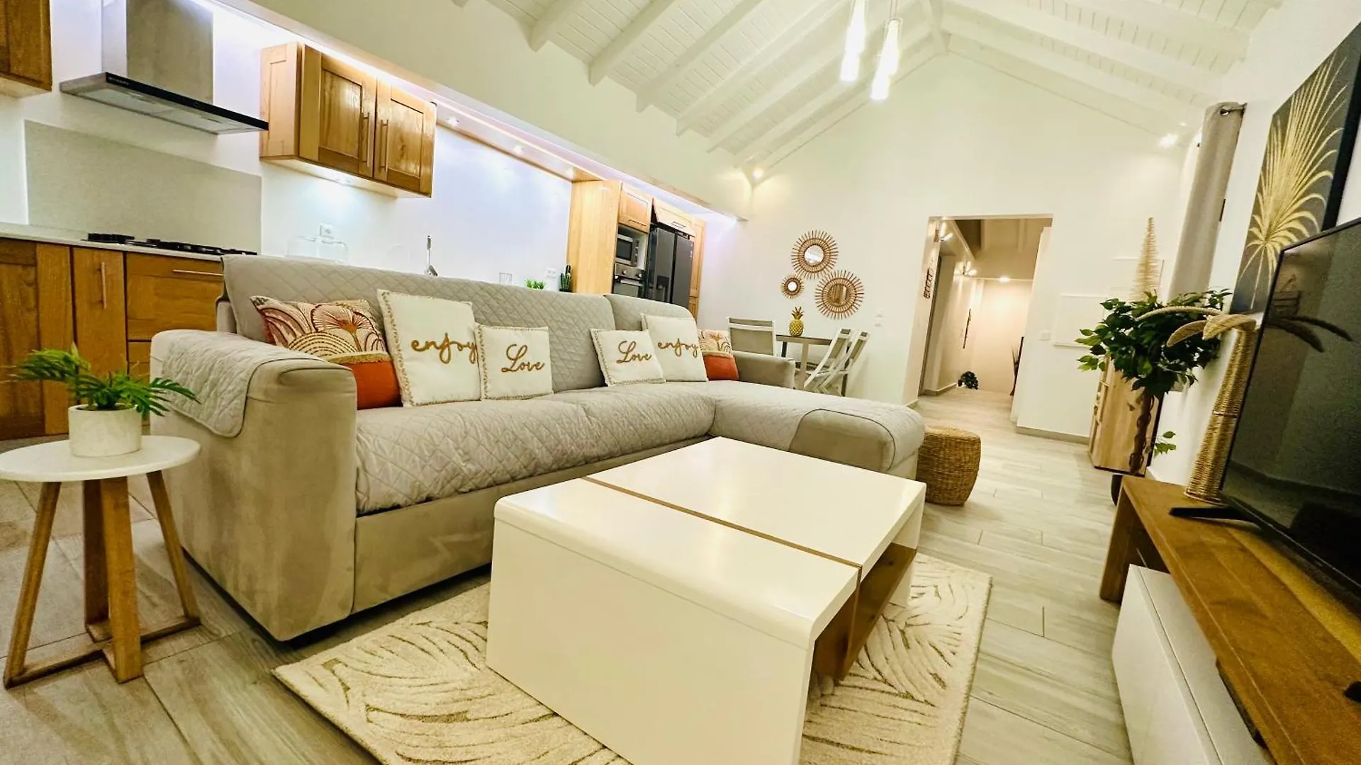 Villa Exotic Life Recente Avec Piscine, 2 Chambres, 2 Sdb Le Moule