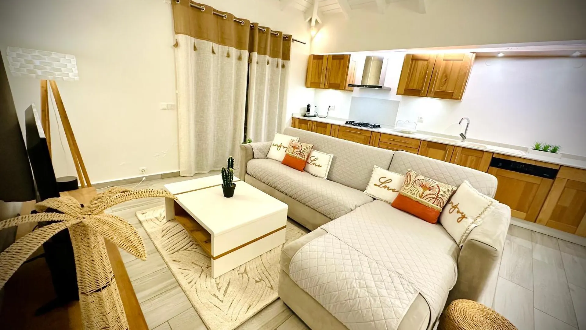 Villa Exotic Life Recente Avec Piscine, 2 Chambres, 2 Sdb Le Moule